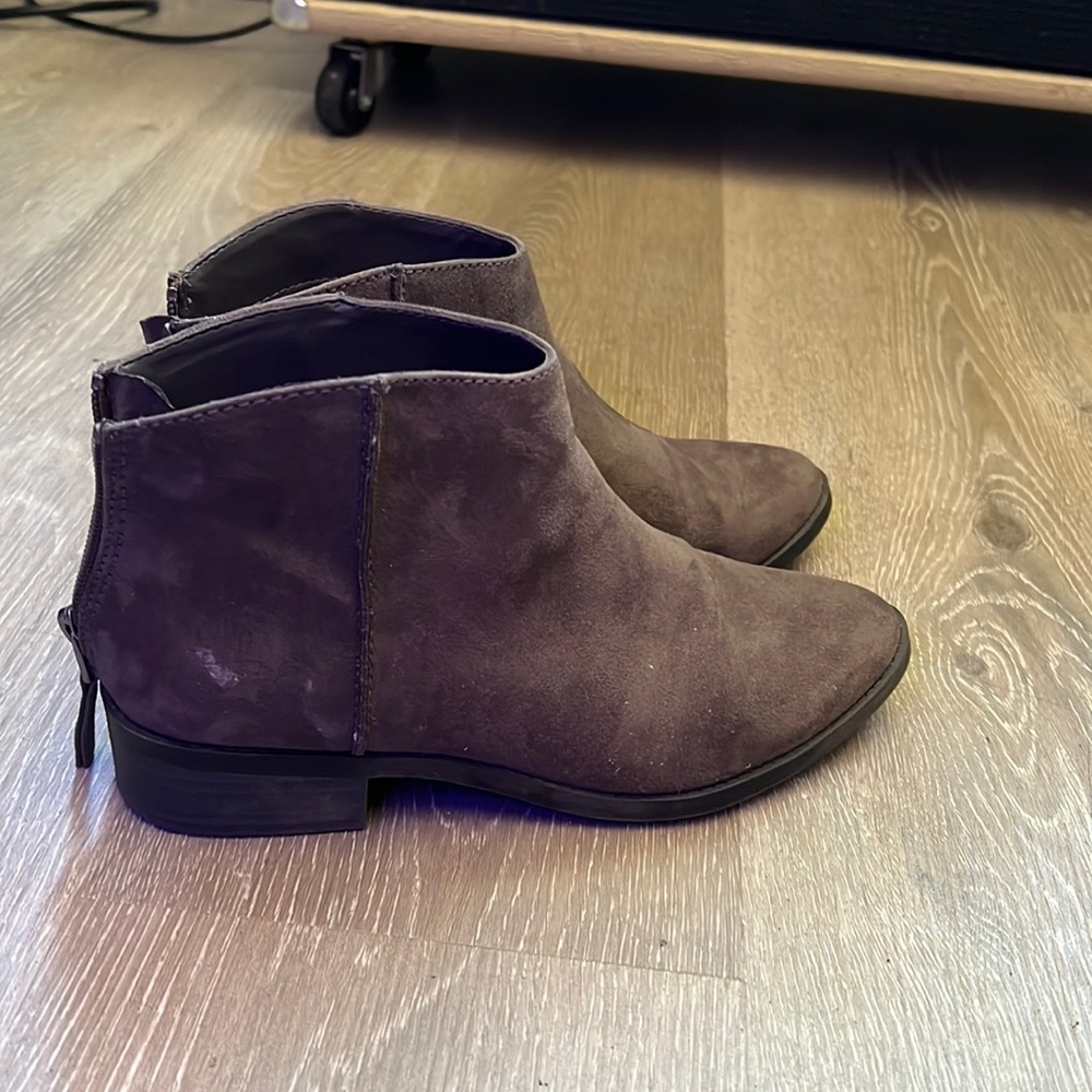 Universal thread grey booties 7